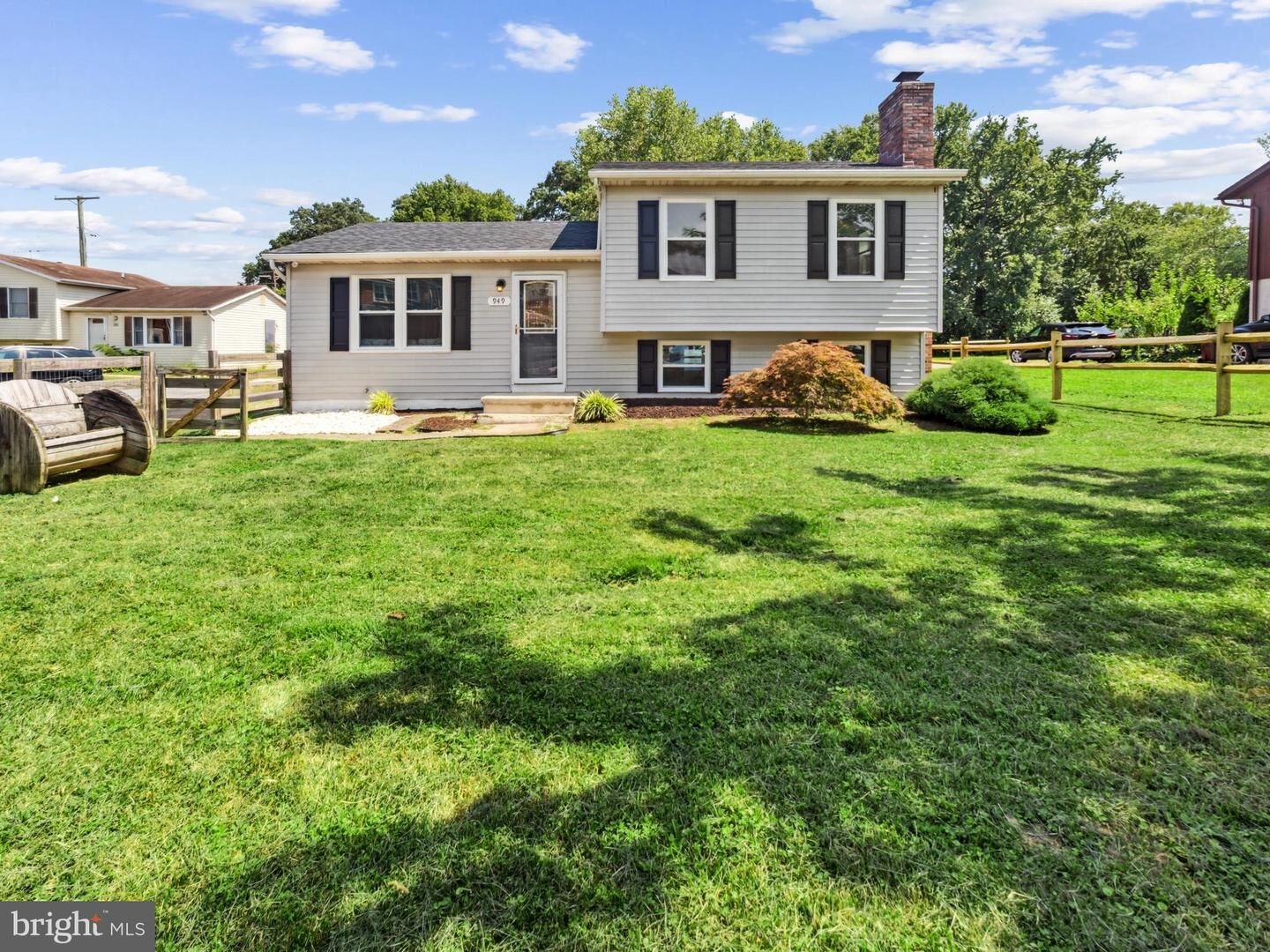 Property Photo:  949 N Marlyn Avenue  MD 21221 