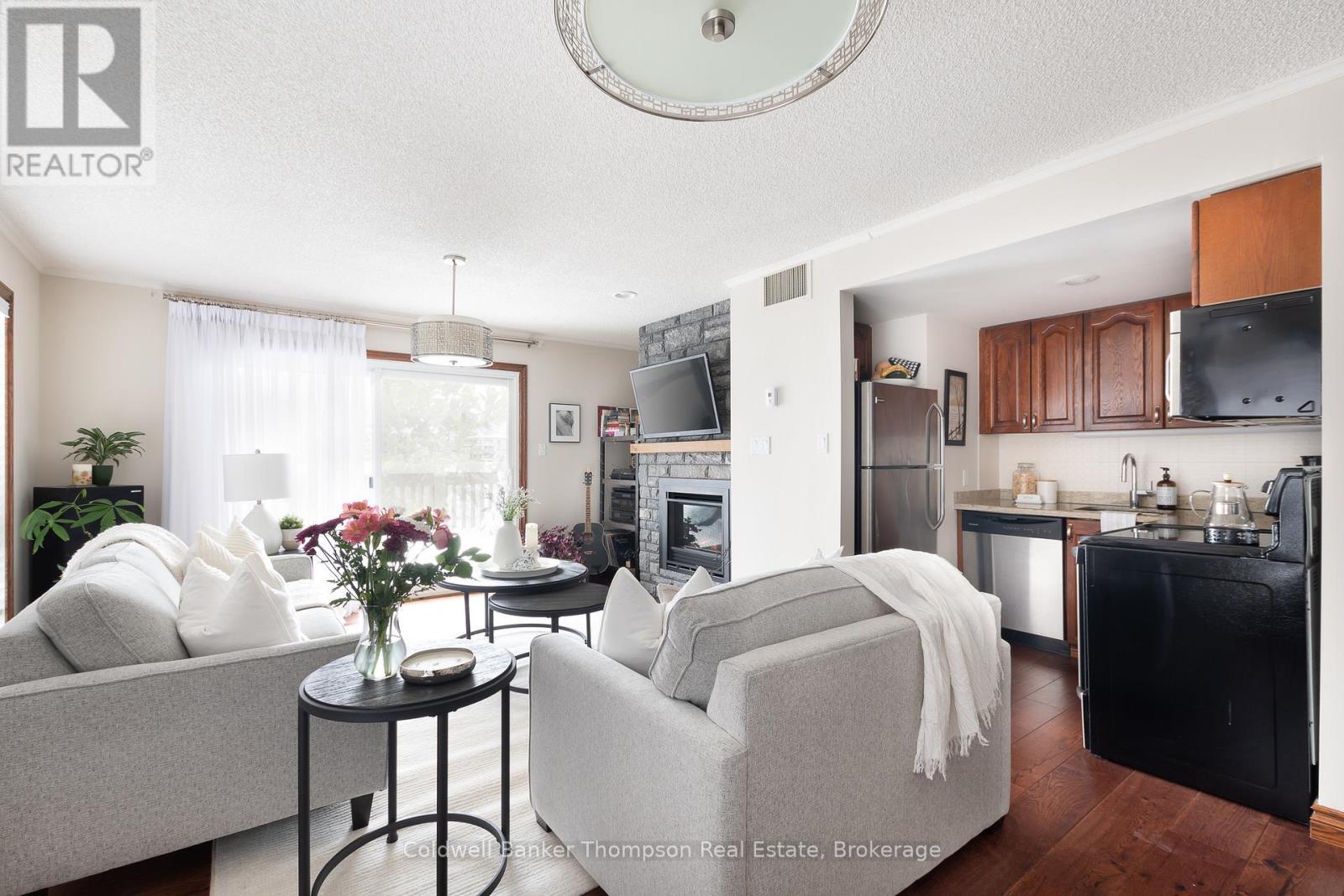 Property Photo: 34 Deerhurst Greens Road 301 ON P1H 1A9