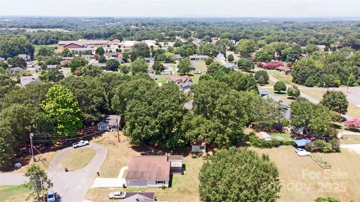 Property Photo:  112 Holly Hill Road  NC 28152 