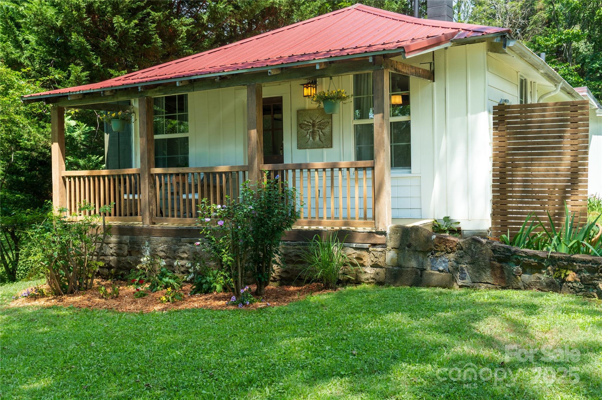 Property Photo: 137 Elkwood Avenue NC 28804