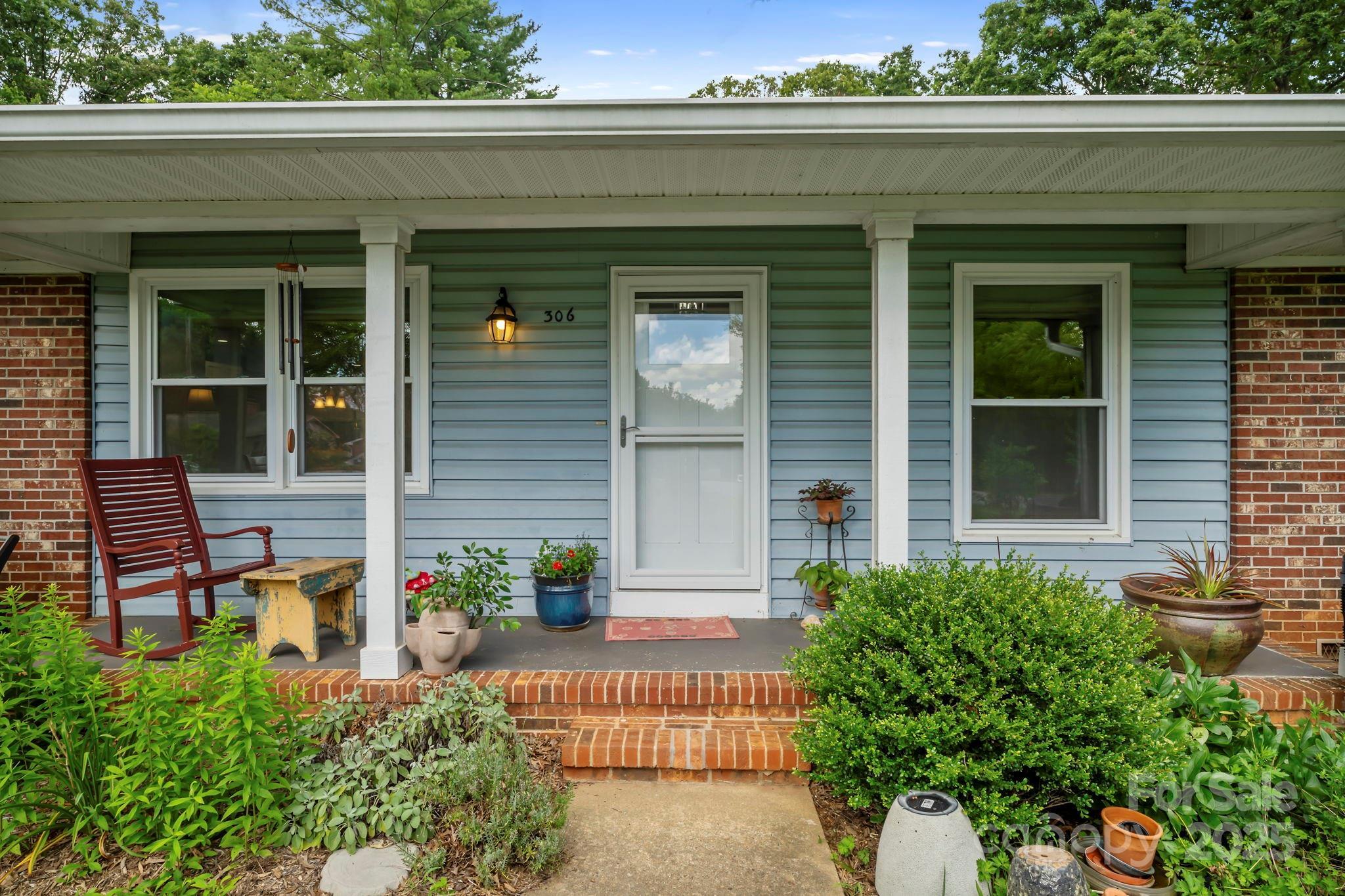 Property Photo: 306 Pole Creasman Road NC 28806