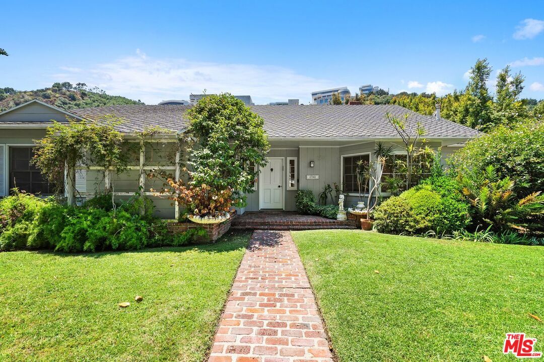 Property Photo: 11782 Bellagio Rd CA 90049