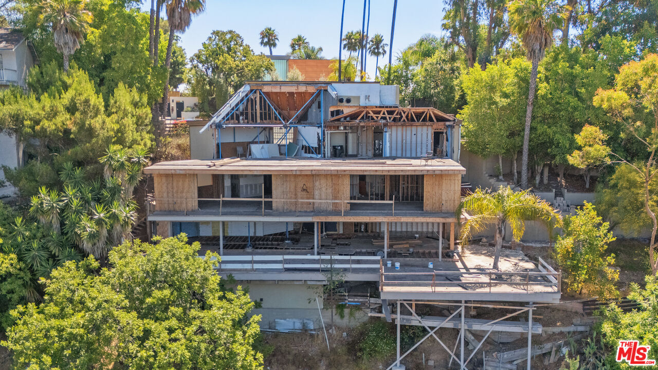 Property Photo: 837 Linda Flora Dr CA 90049