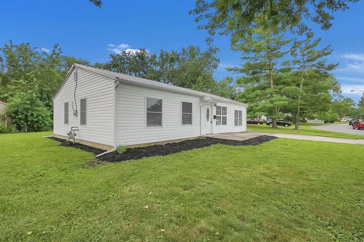 Property Photo:  565 Nassau Drive  OH 43302 