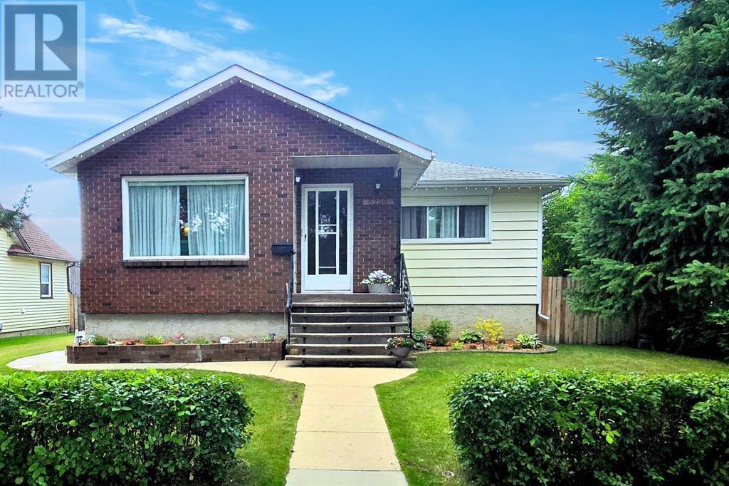 Property Photo: 5220 52 Street AB T4V 1V8