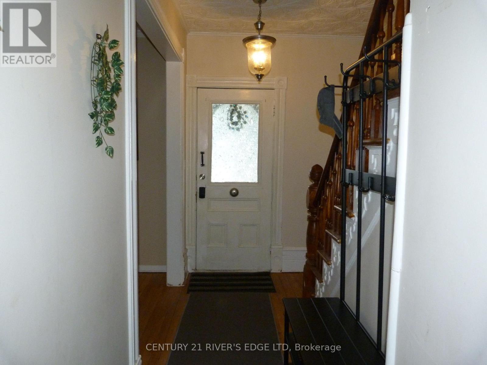 Property Photo:  453 May Street  ON K0C 2K0 