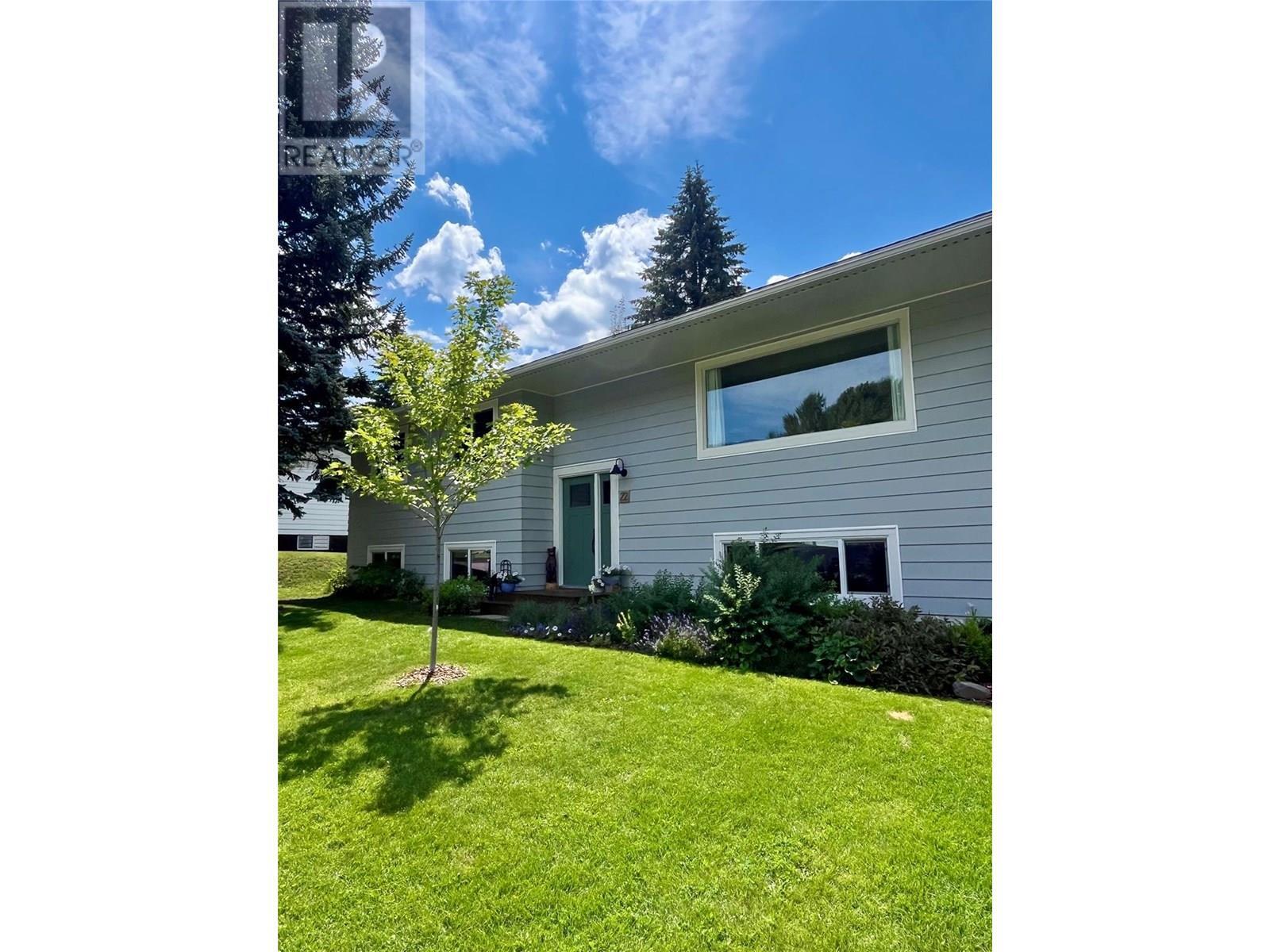Property Photo:  22 Elkview Crescent  BC V0B 1M3 