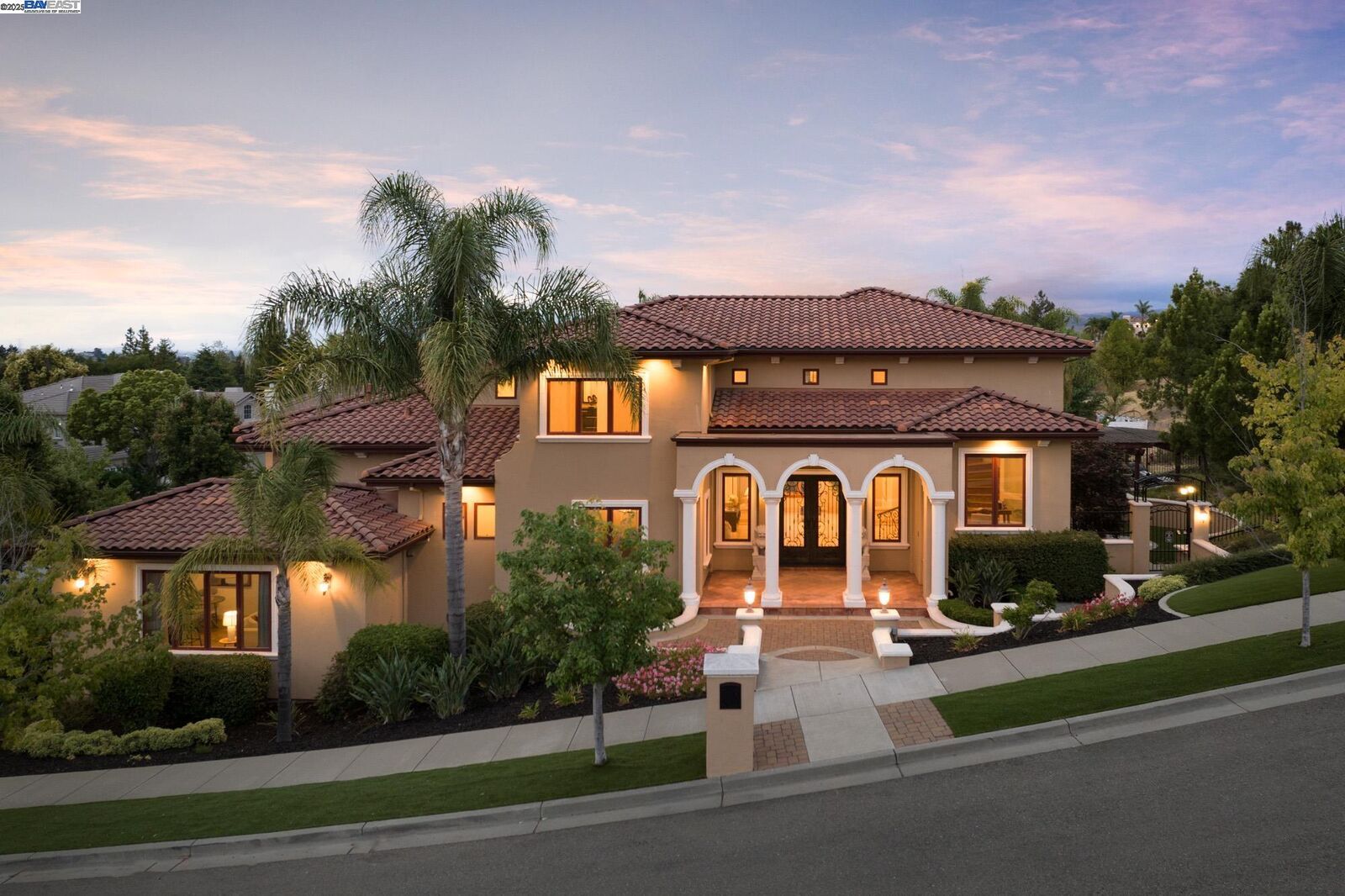Property Photo:  44506 Vista Grande Court  CA 94539 