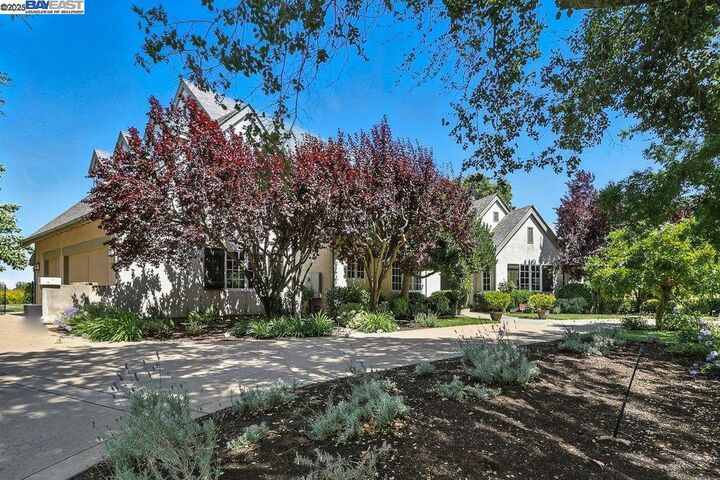 Property Photo: 3029 Alburni Ct CA 94566