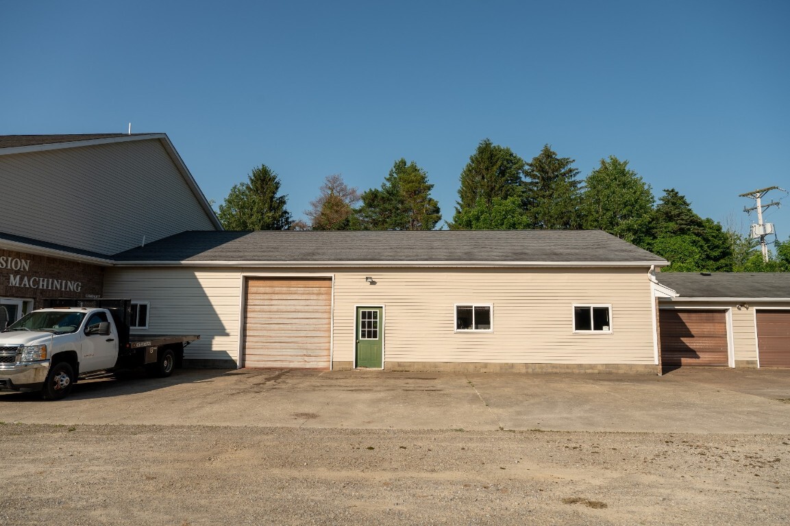Property Photo: 9202 & 9192 Middle Road PA 16417