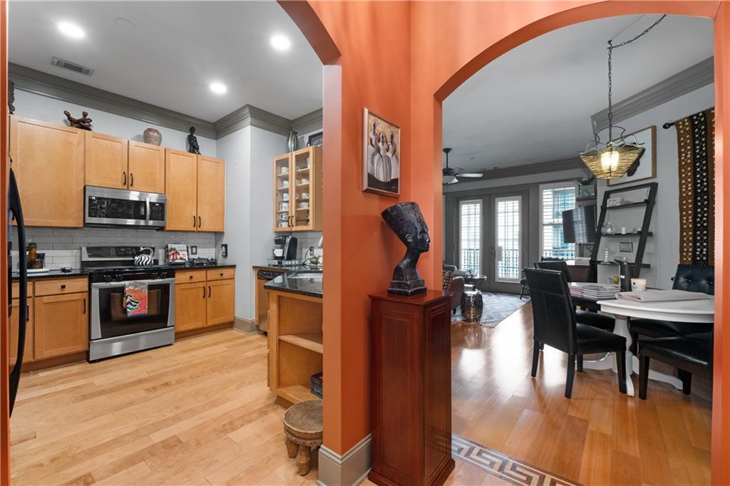 Property Photo: 3621 Vinings Slope SE 2516 GA 30339