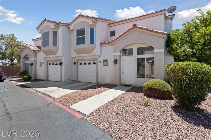 4012 Castle Cove Drive  Las Vegas NV 89108 photo