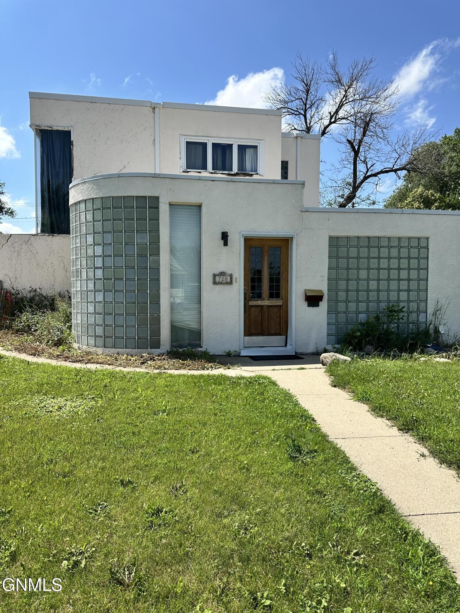 Property Photo: 720 6th Avenue SE ND 58401