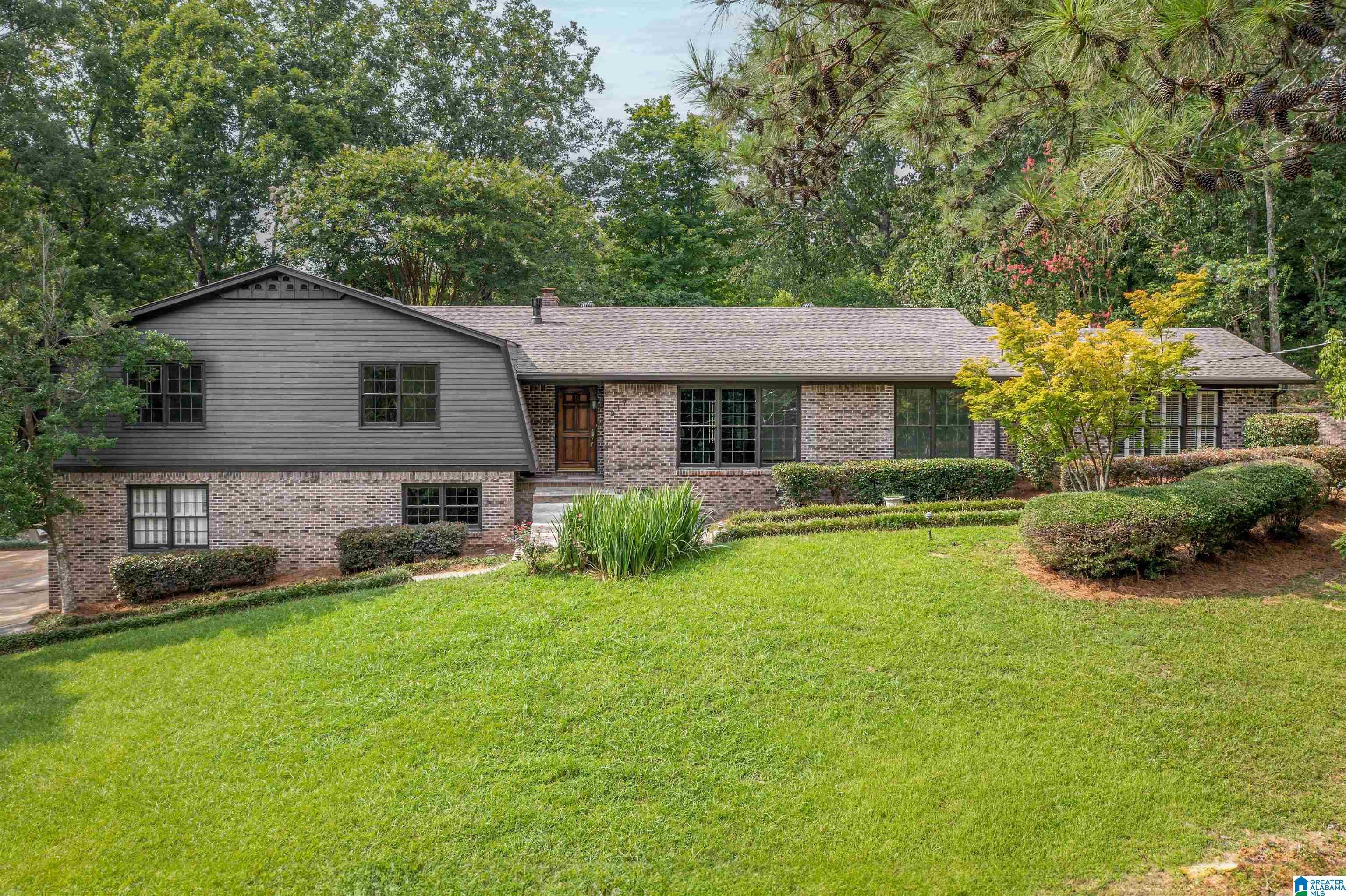 Property Photo:  217 Merit Circle  AL 35901 