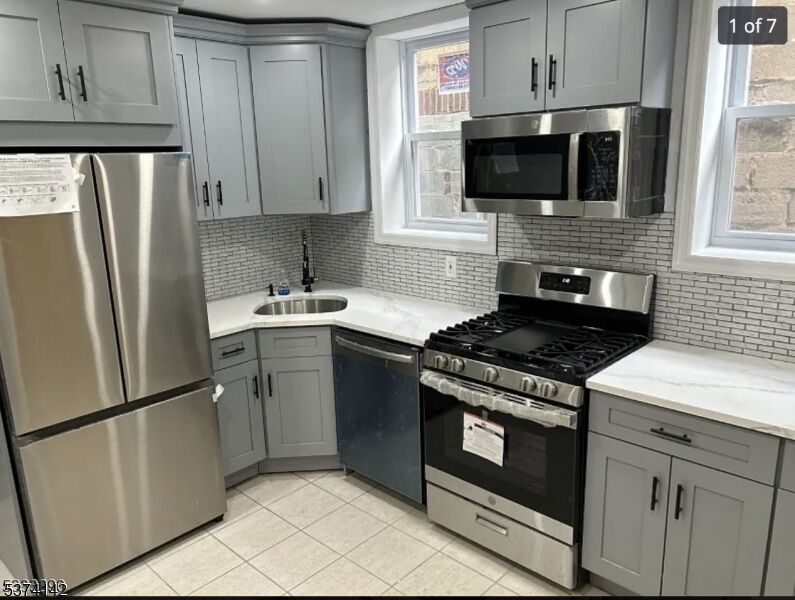 Property Photo:  280 Wilson Ave 2L  NJ 07032 