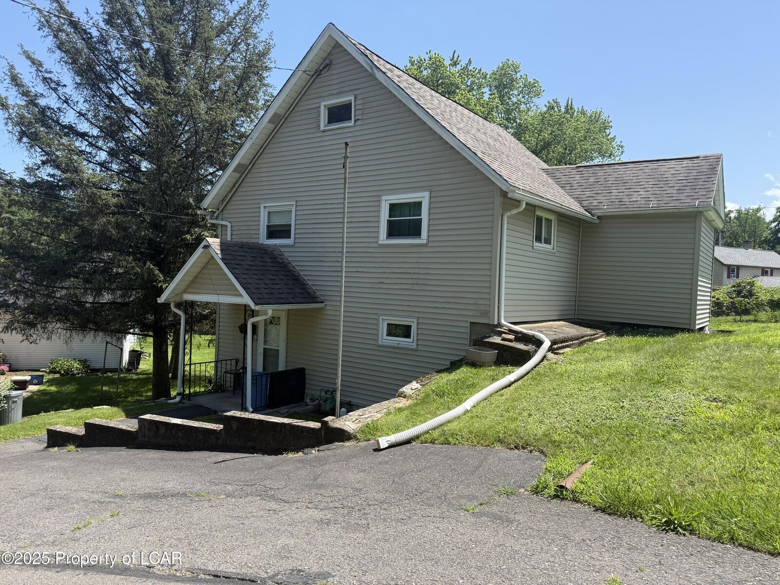 Property Photo: 121 Factory Street PA 18641