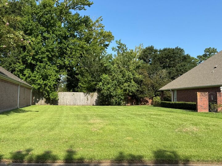 Property Photo:  21 Waterford Gardens  TX 77630 