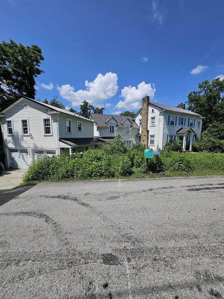 Property Photo:  1405 Ravinia Road  WV 25314 