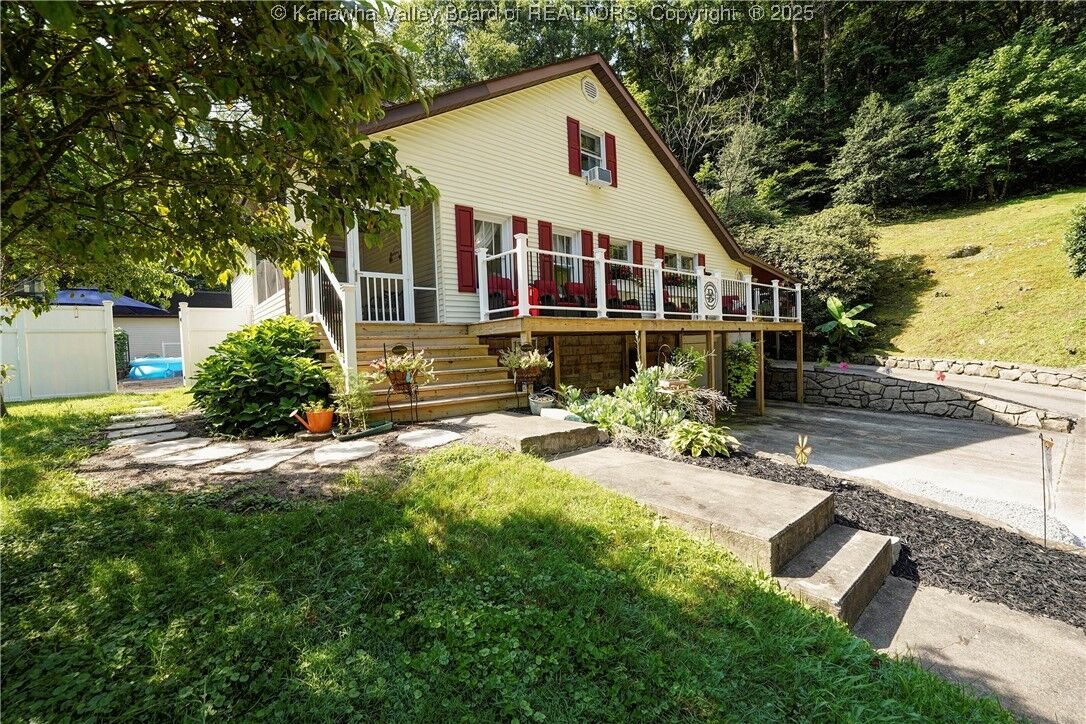 Property Photo:  846 Georges Creek Drive  WV 25306 