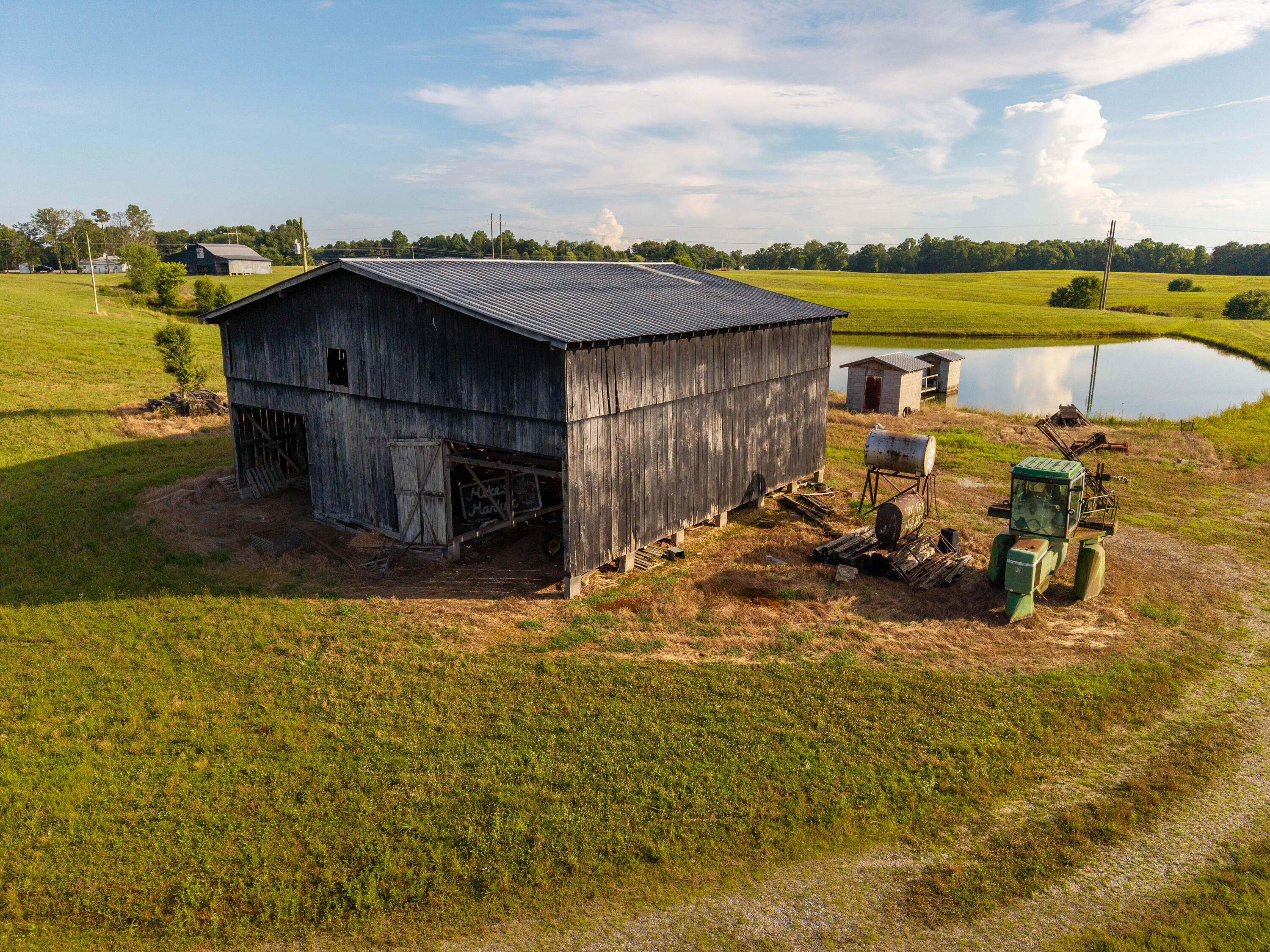 Property Photo:  