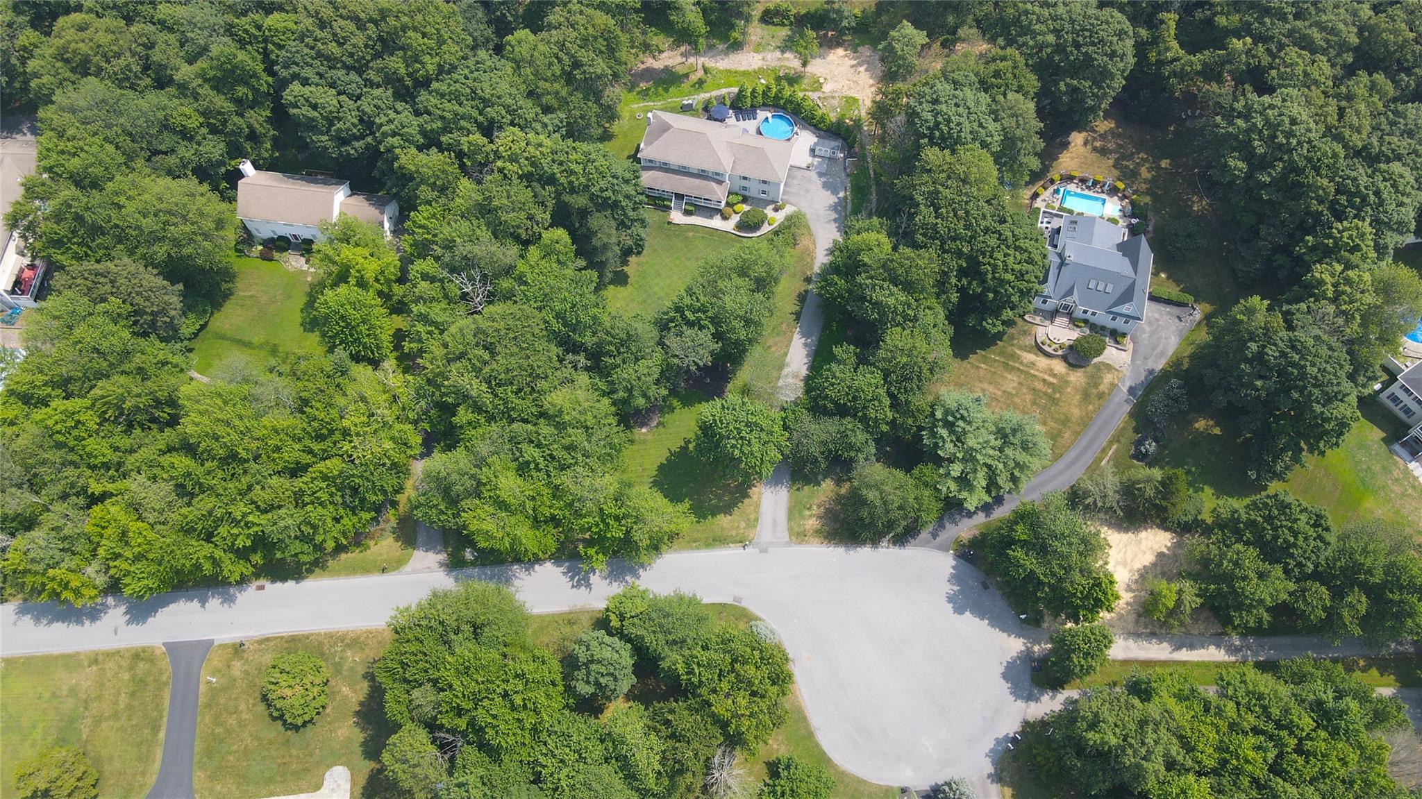 Property Photo:  5 Rosell Court  NY 12540 