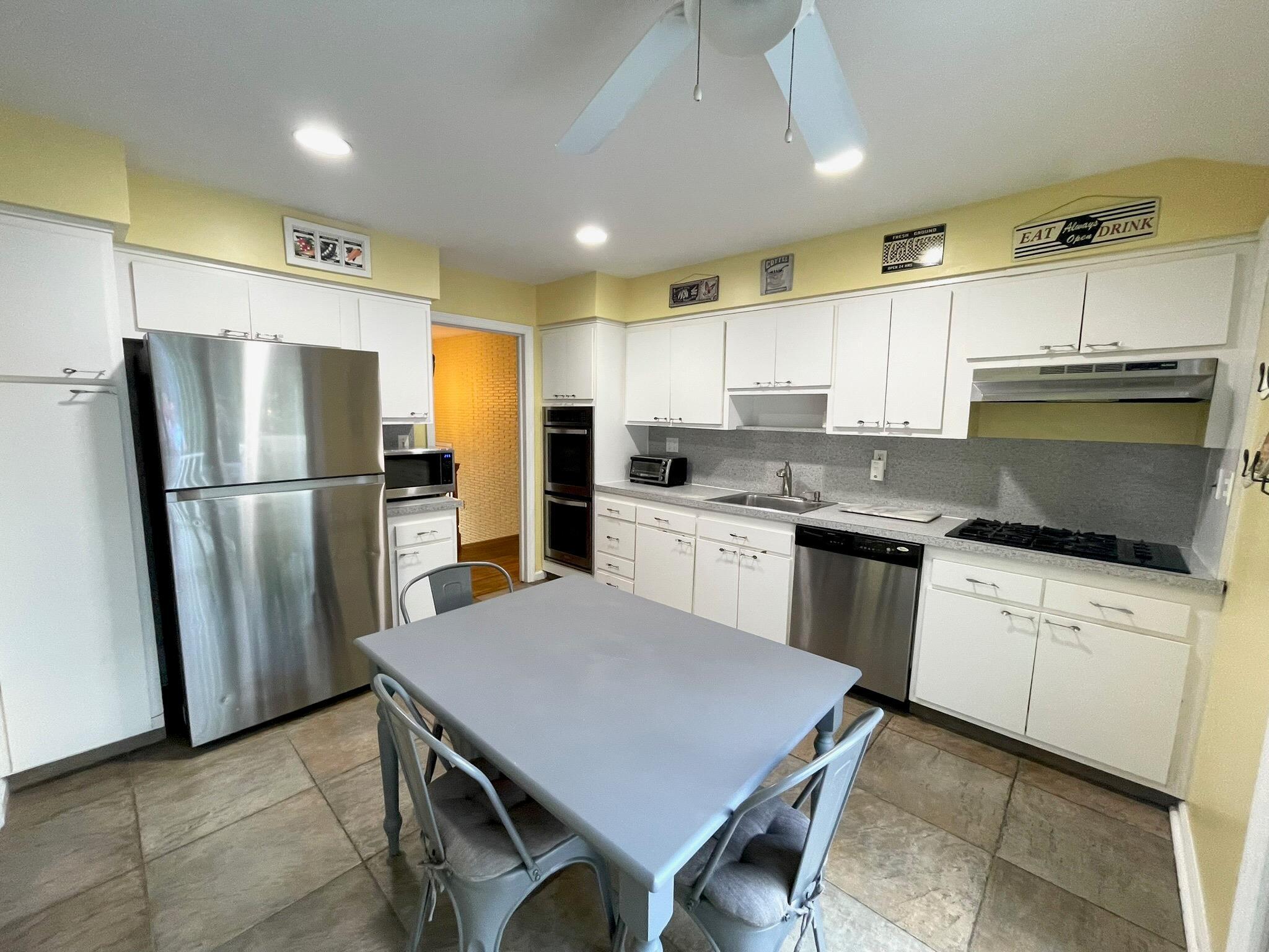 Property Photo:  5 Renwood Court  NY 10956 