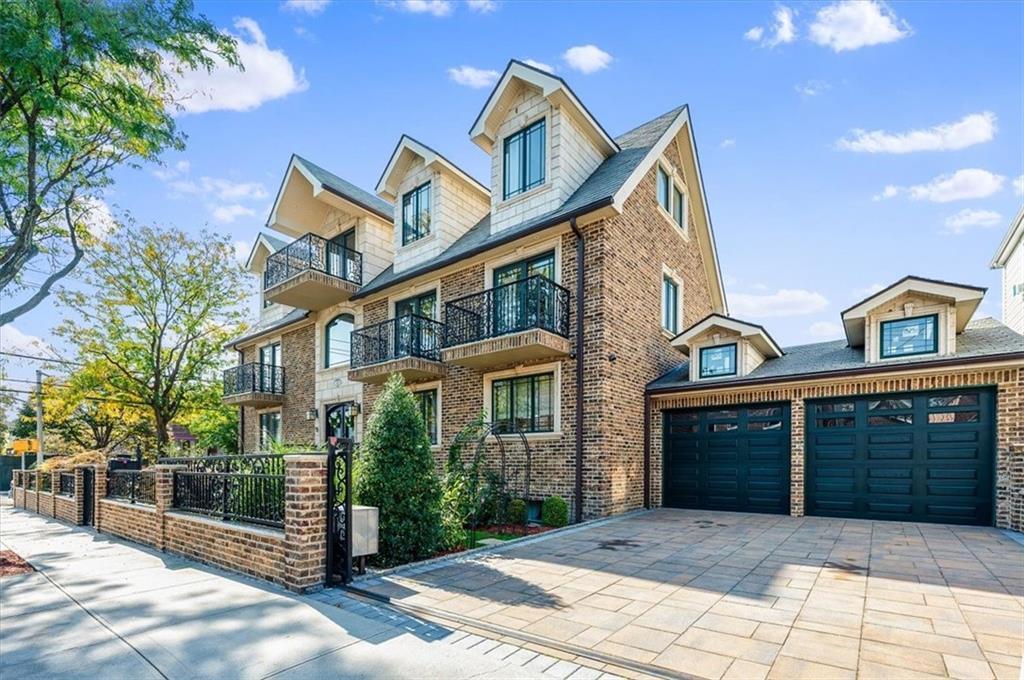 Property Photo: 1903 Tomlinson Avenue NY 10461
