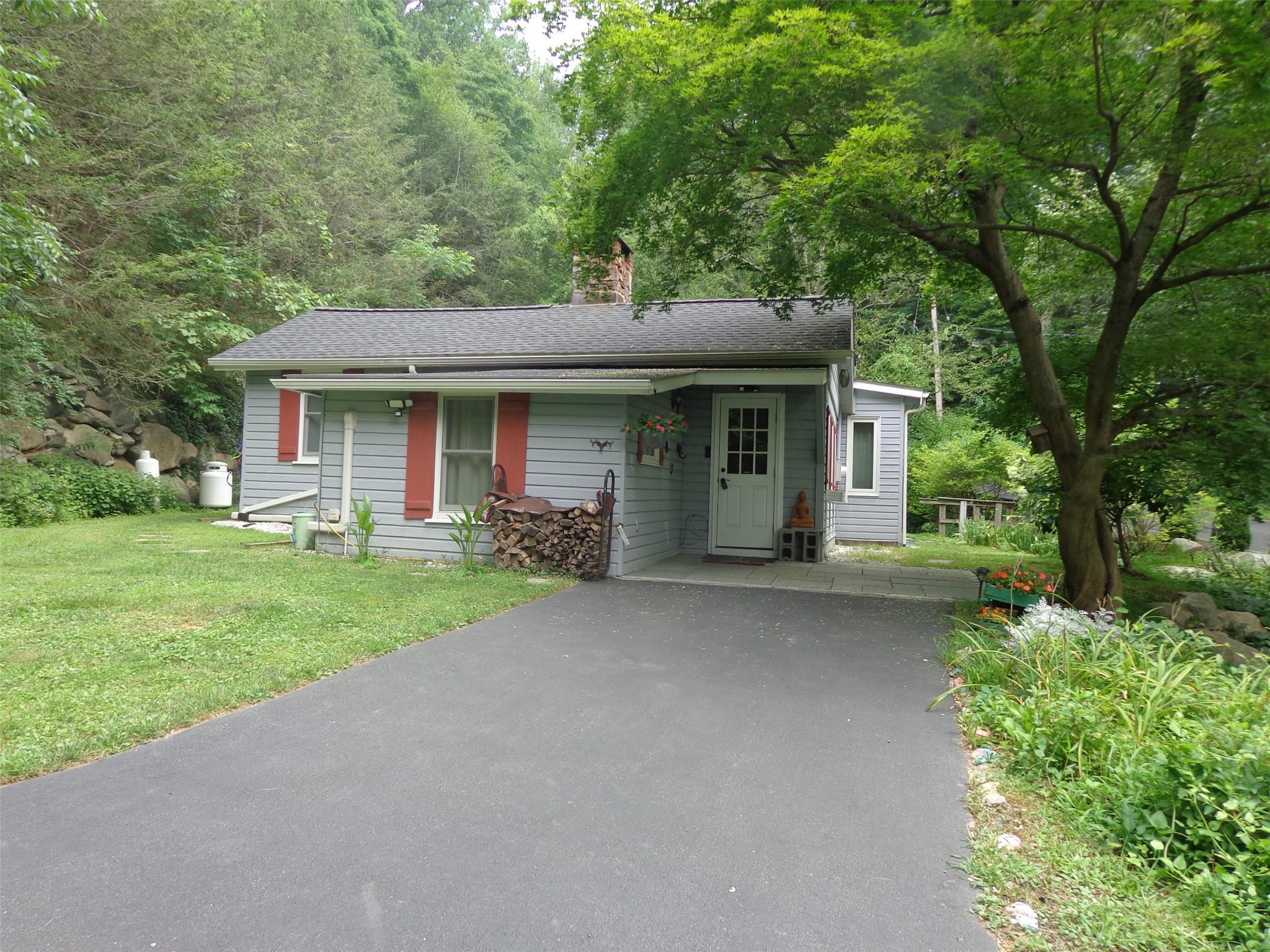 Property Photo:  65 Mexico Lane  NY 10541 