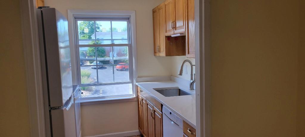 Property Photo:  15 Huguenot Street 6  NY 12561 