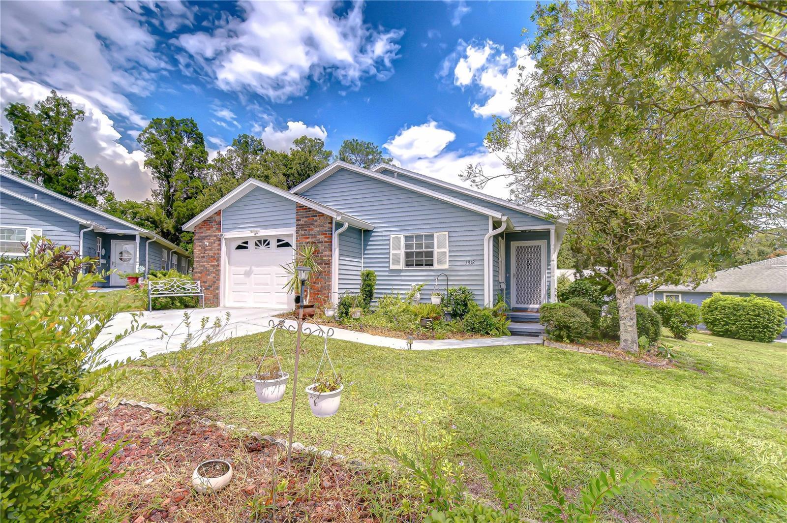 Property Photo: 5912 Newberry Court FL 33542