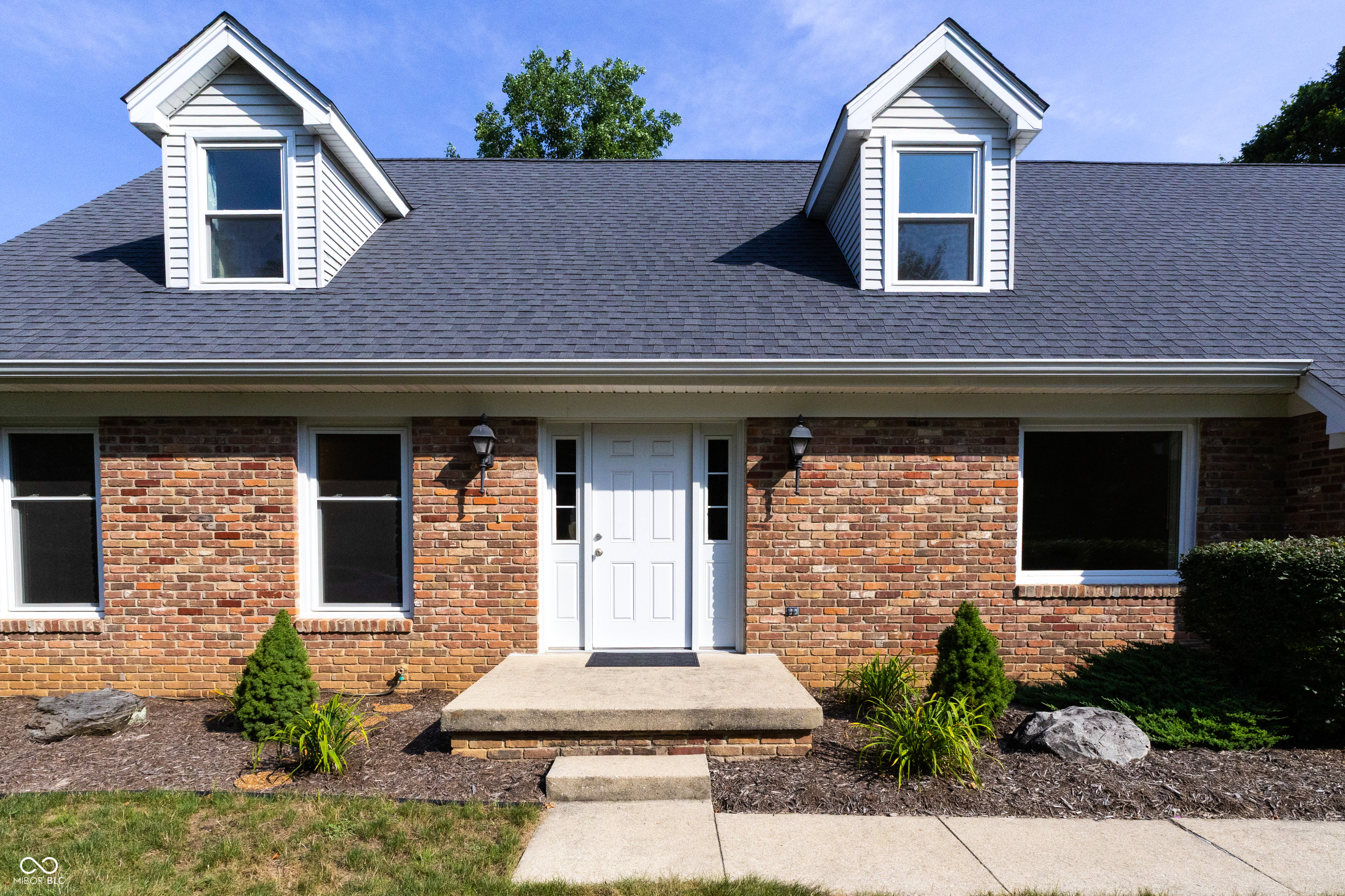 Property Photo: 1036 Goldfinch Road IN 47203