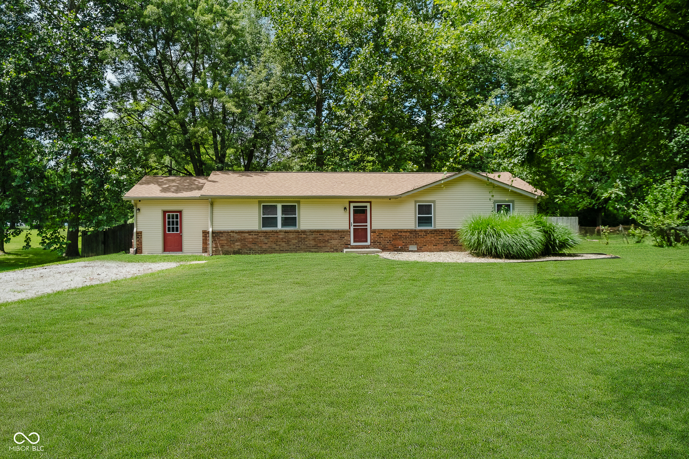 Property Photo: 10608 N Gasburg Road IN 46158