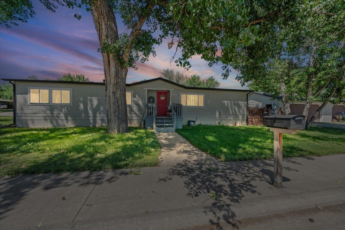805 Edmunds Street  Belle Fourche SD 57717 photo