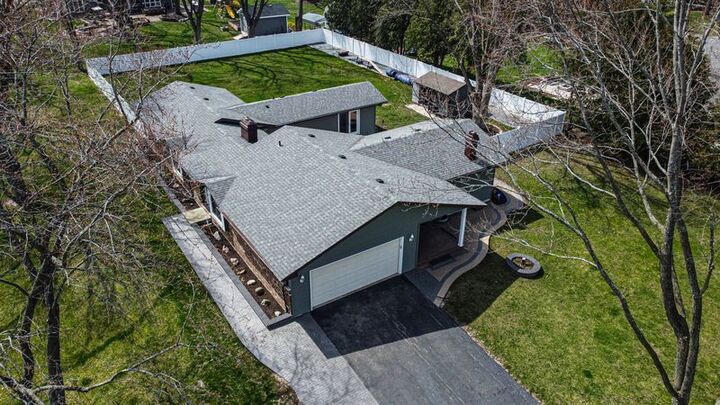 Property Photo:  10412 Dawn Avenue  IL 60564 