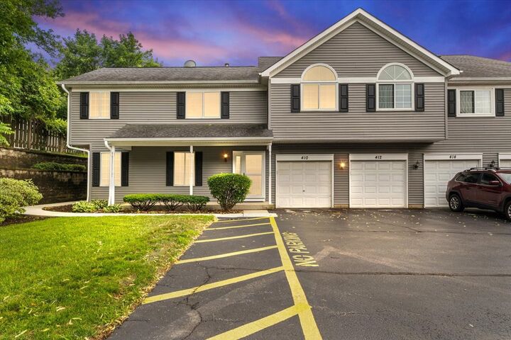 410 Village Creek Drive 410  Lake In the Hills IL 60156 photo