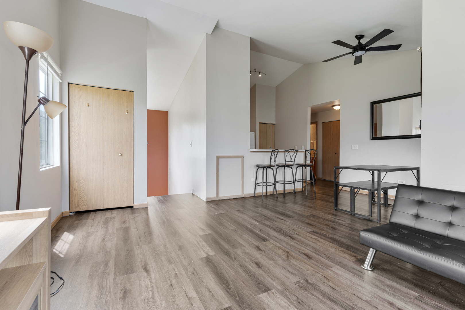 Property Photo: 2125 Silverstone Drive 2113 IL 60110