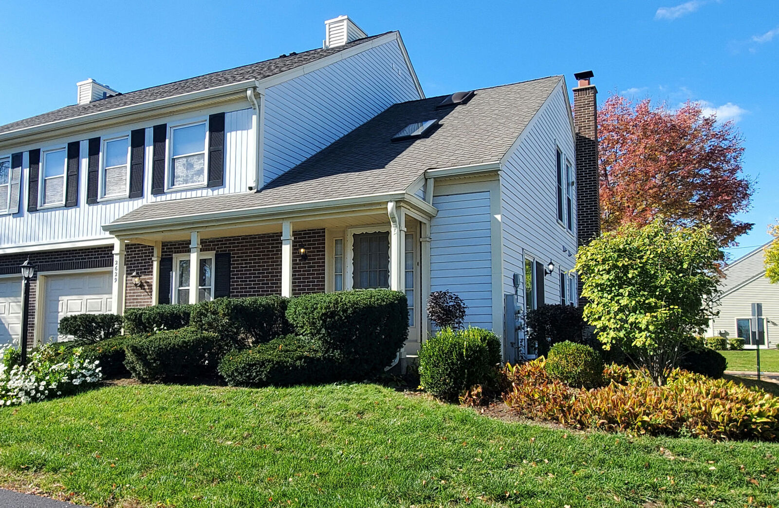 Property Photo:  2629 College Hill Circle  IL 60173 