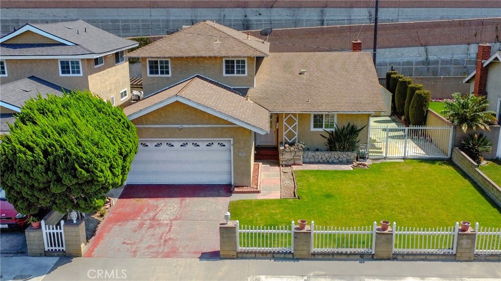 Property Photo:  1702 E Bach Street  CA 90745 