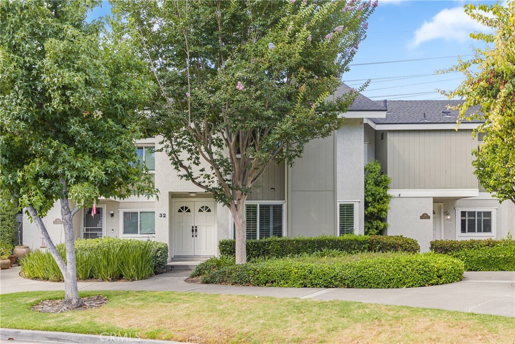 Property Photo: 32 Goldenbush CA 92604