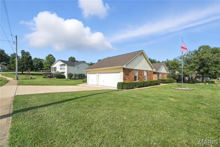 Property Photo:  314 Briartree Lane  MO 63129 