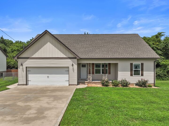 Property Photo: 108 Lexington Cove Blvd TN 37160