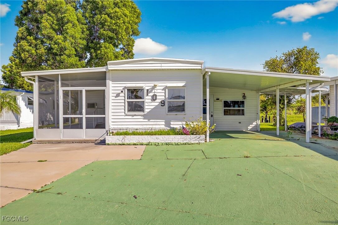 Property Photo: 109 Conestoga Trail FL 33917