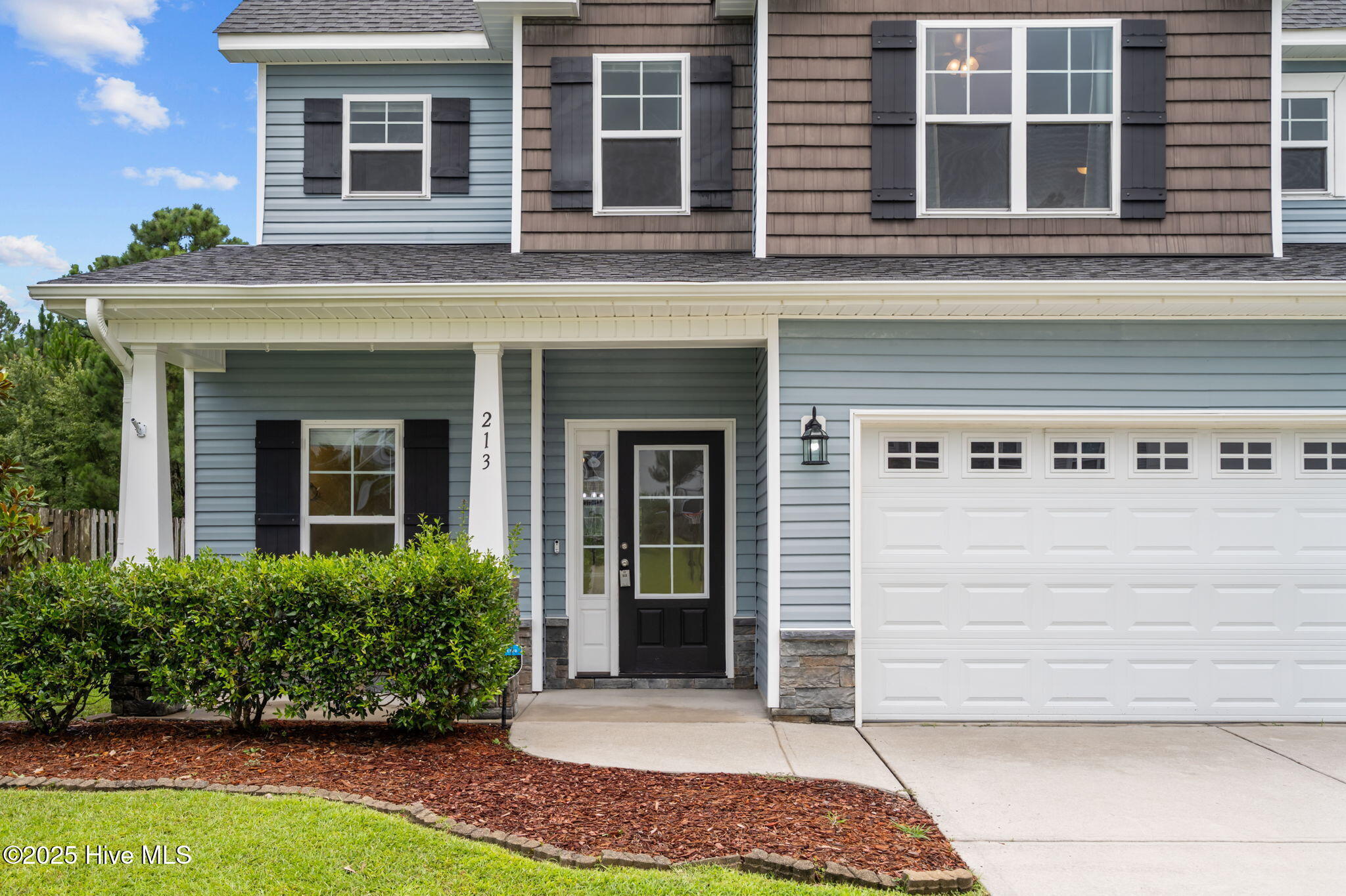 Property Photo: 213 Admiral Court NC 28460