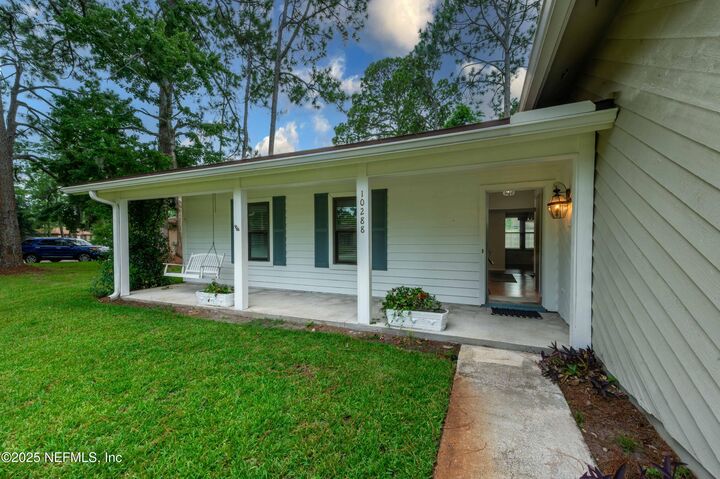Property Photo: 10288 Bent Tree Lane FL 32257