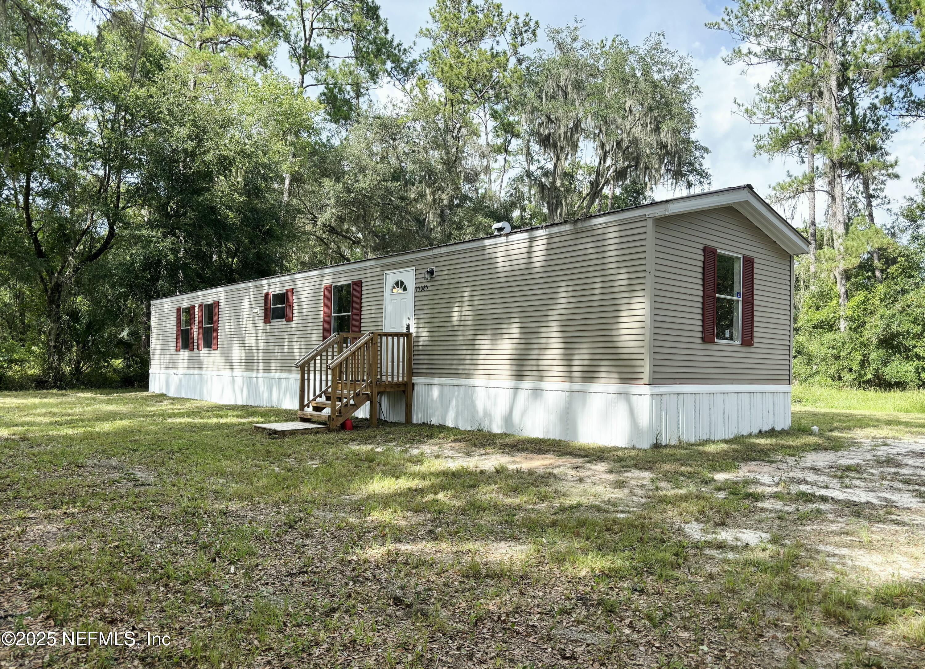 Property Photo: 15065 NE Hwy 315 FL 32134