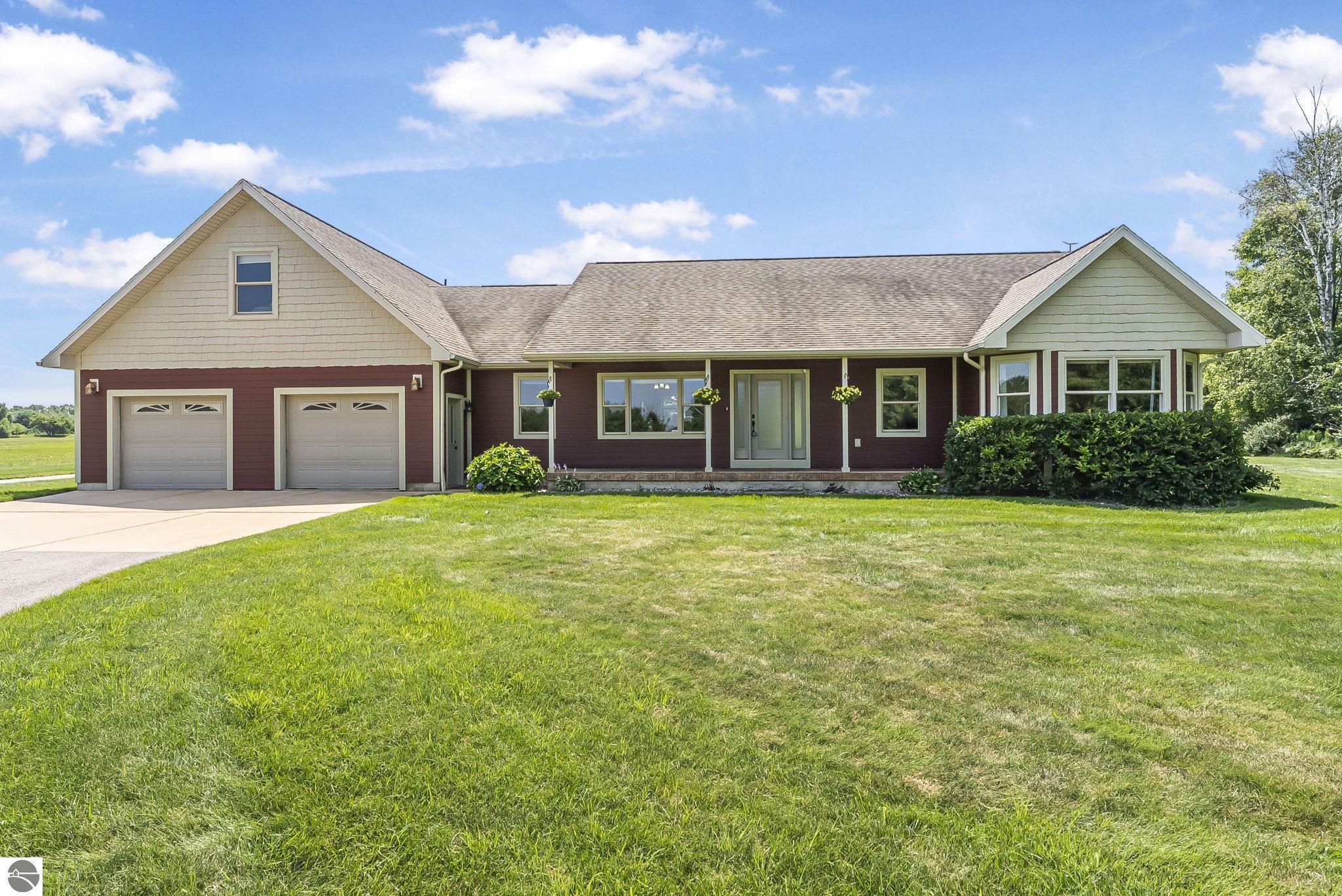 Property Photo: 4608 E 14 Road MI 49663