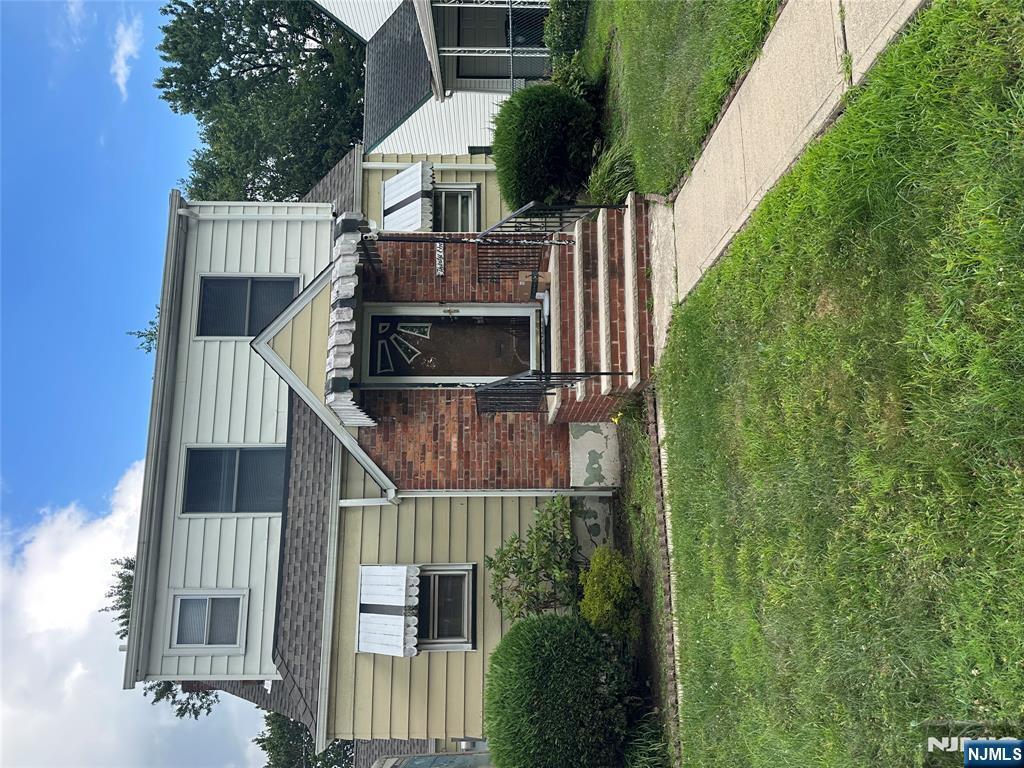 Property Photo:  31 Cross Street  NJ 07631 