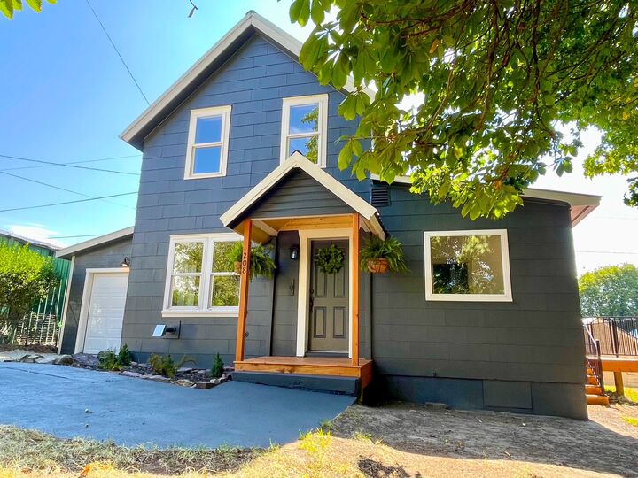 Property Photo:  208 Woodland Street  MT 59873 