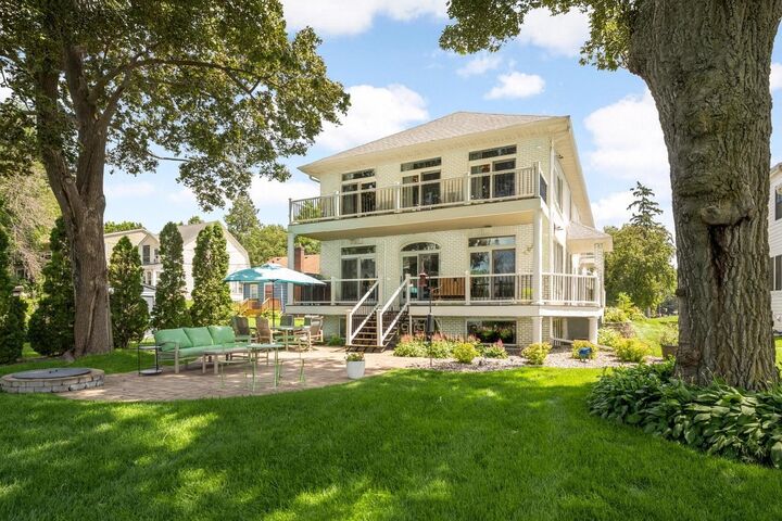 Property Photo:  3890 Sunset Drive  MN 55384 