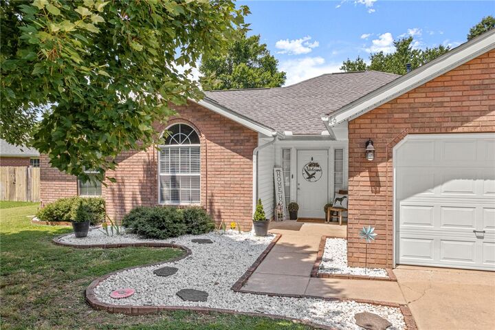 Property Photo: 46 Briarmeadow Street AR 72730